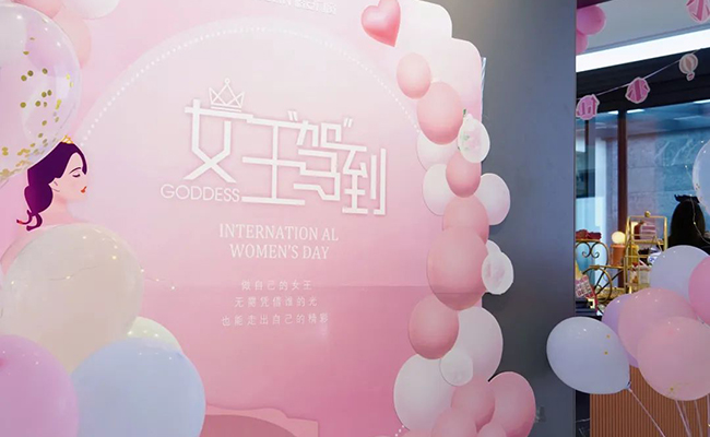 女王驾到丨裕安门窗女神们与春天的浪漫约会